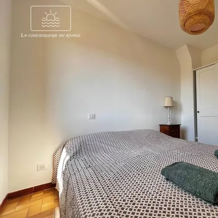 Rent this 3 bed house on Le Pradet in Boulevard de Lattre de Tassigny, 83220 Le Pradet