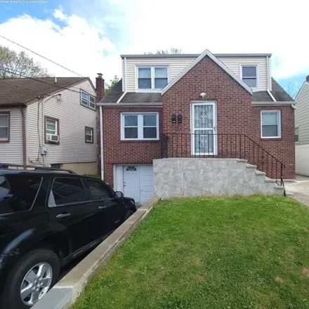 Rent this 2 bed house on Lukoil in Shaler Boulevard, Ridgefield