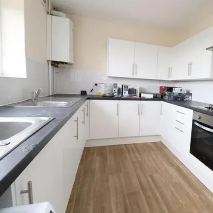 Image 4 - Camrose Avenue, South Stanmore, London, HA8 6ET, United Kingdom - House for rent