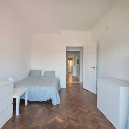 Rent this 16 bed room on Pastelaria Parque in Rua Sampaio e Pina, 1070-051 Lisbon