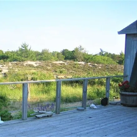 Rent this 3 bed house on 28 Beach Road in Amagansett, East Hampton