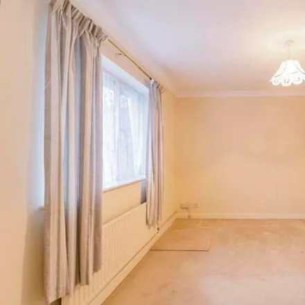 Image 7 - Shelley Court, 11 Grosvenor Road, Bournemouth, BH4 9DX, United Kingdom - Apartment for sale
