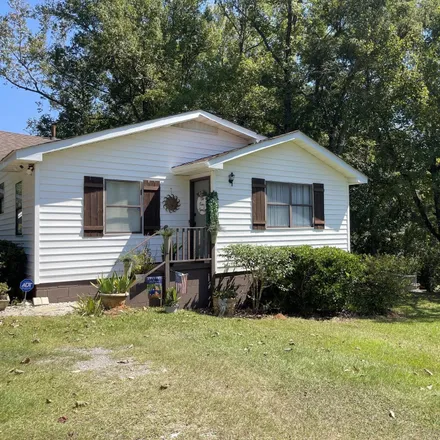 Buy this 2 bed house on 3490 Washington Street in Alexander City, AL 35010