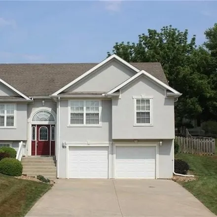 Buy this 4 bed house on 125 Deerfield Drive in Warrensburg, MO 64093