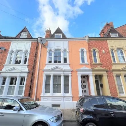 Rent this 4 bed townhouse on Colwyn Road in Northampton, NN1 3PZ