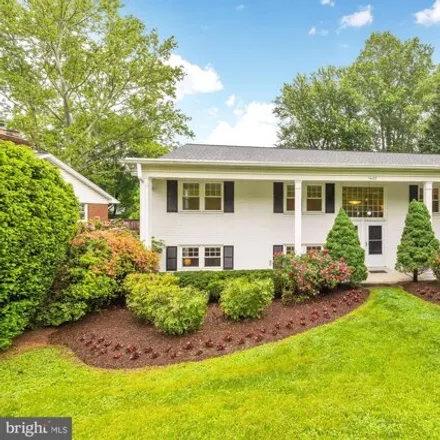 Buy this 6 bed house on 1437 Cola Drive in McLean, VA 22101
