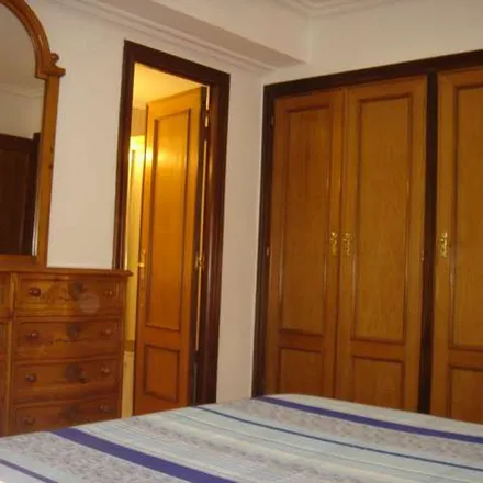 Image 6 - Mis pollitos, Cuesta de San Blas, 37002 Salamanca, Spain - Apartment for rent