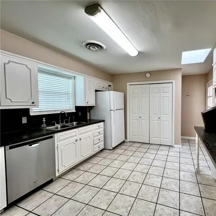Image 7 - 429 Roseland Avenue, Victoria, TX 77901, USA - House for sale