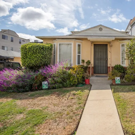 Buy this studio townhouse on 1643 Selby Avenue in Los Angeles, CA 90024