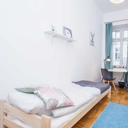 Rent this 6 bed room on Aleje Ujazdowskie 16 in 00-478 Warsaw, Poland