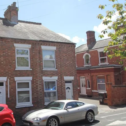 Rent this 2 bed room on Saint Mary's Catholic Primary School in Loughborough, Hastings Street