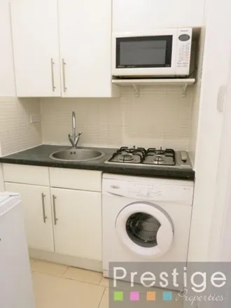 Image 5 - 22 Wedmore Gardens, London, N19 4SY, United Kingdom - Apartment for rent