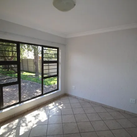 Image 4 - Homestead Dam Walking and Cycle Path, Alphen Park, Benoni, 1500, South Africa - Apartment for rent