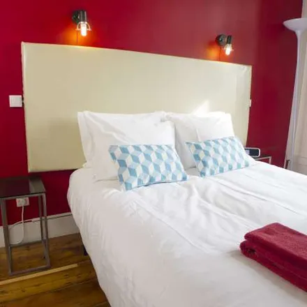 Rent this 3 bed apartment on Rua da Conceição 76 in 1100-053 Lisbon, Portugal