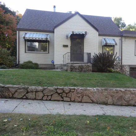 Buy this 3 bed house on 1498 Cosper Avenue in Rockford, IL 61107