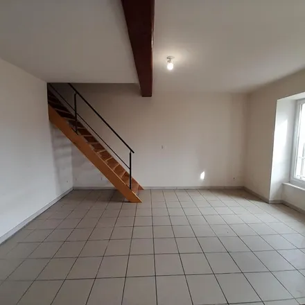 Rent this 3 bed apartment on Château de la Serve in 12 Rue du Colonel Pagand, 71470 Romenay