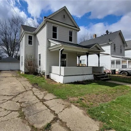 Buy this 4 bed house on 356 King Street in Ravenna, OH 44266
