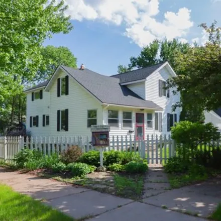Buy this 4 bed house on 1263 South Farwell Street in Eau Claire, WI 54701