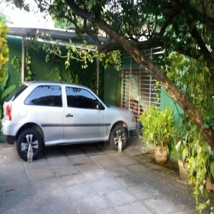Buy this 5 bed house on Rua Carlos Fernandes 220 in Hipódromo, Recife - PE