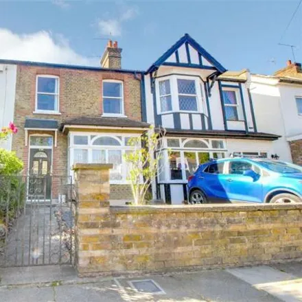 Buy this 3 bed townhouse on Wellington Road in London, EN1 2RS
