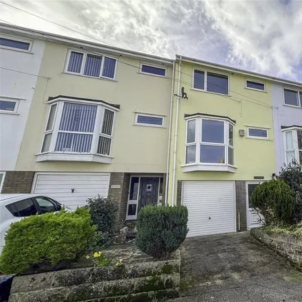 Rent this 3 bed townhouse on Cary Road in Torquay, TQ2 5TN