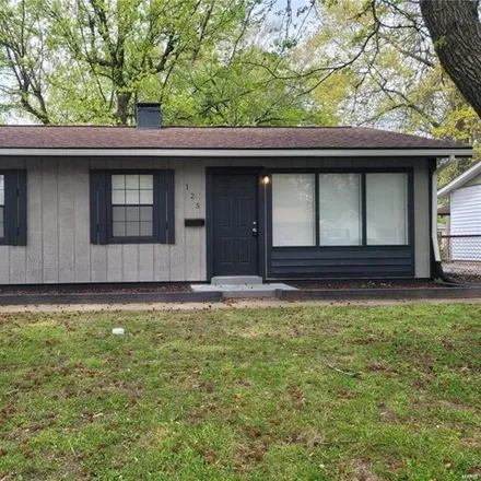 Buy this 3 bed house on 125 Saint Robert Dr in East Saint Louis, Illinois