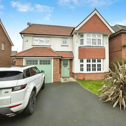 Rent this 4 bed house on Lunts Heath Road in Widnes, WA8 5RY