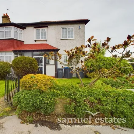 Rent this 5 bed house on Green Lane in London, SW16 3NE