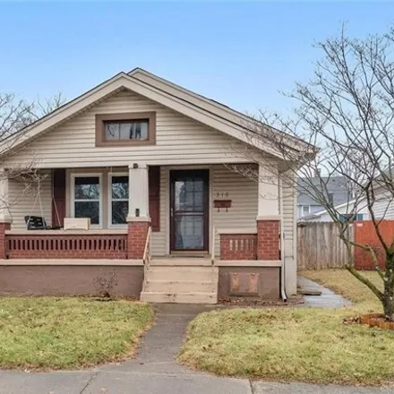 Buy this 2 bed house on 326 Corwin Avenue in Hamilton, OH 45015