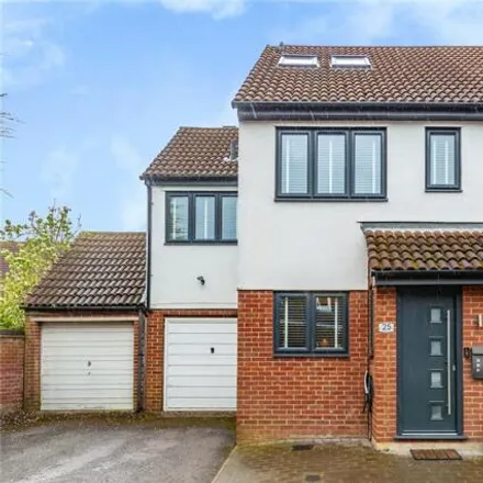 Buy this 4 bed duplex on Fairbank Close in Chipping Ongar, CM5 9HX