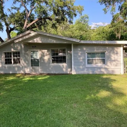 Buy this 3 bed house on 5312 Southeast 29th Court in Marion County, FL 34480