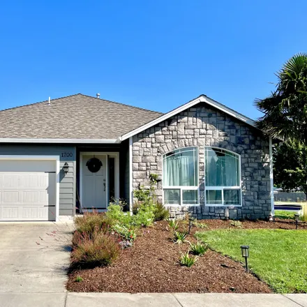 Buy this 3 bed house on 1700 Kaufman Way in Medford, OR 97501