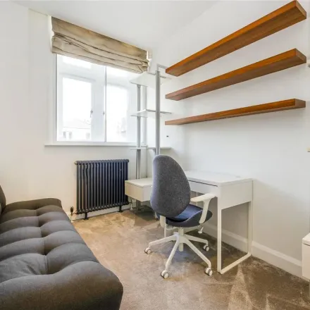 Rent this 2 bed apartment on 45 Wellington Street in London, WC2E 7BN