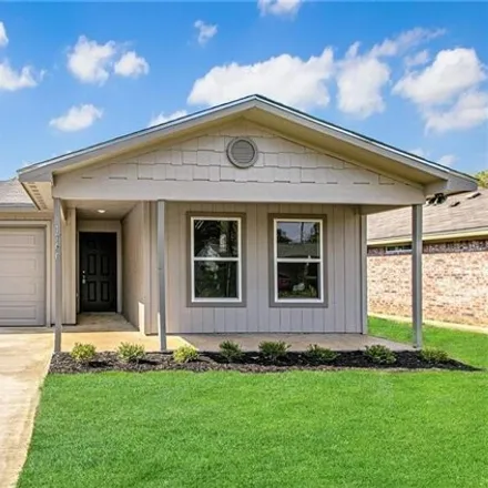 Buy this 3 bed house on 1740 Main Street in Waco, TX 76704