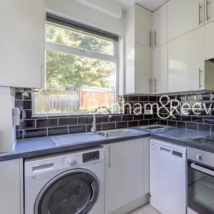 Image 2 - Wessex Way, London, NW11 9RP, United Kingdom - Apartment for rent
