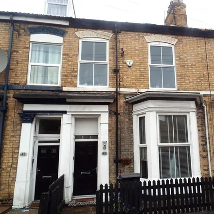 Rent this 4 bed townhouse on Margaret Street in Hull, HU3 1SS