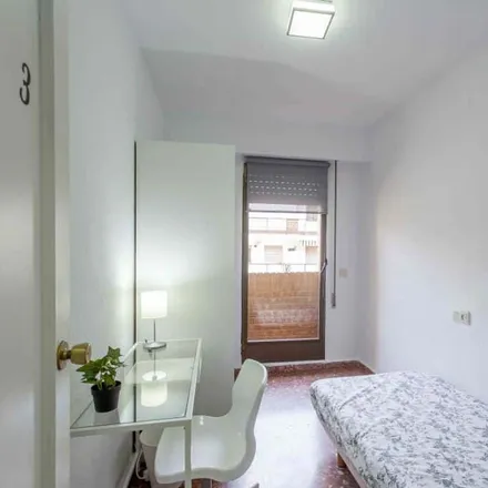 Image 4 - Carrer del Pintor Genaro Lahuerta, 9, 46010 Valencia, Spain - Room for rent