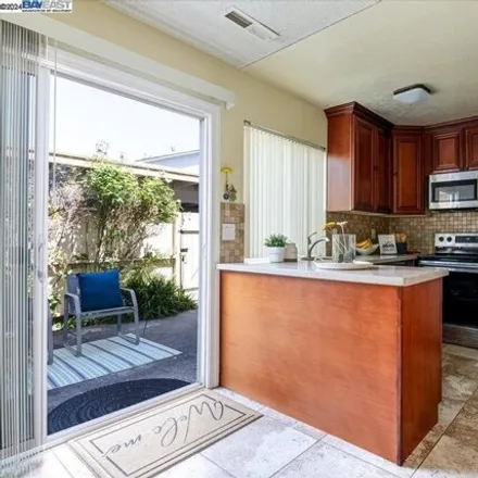 Image 9 - 4481 Caribbean Common, Fremont, CA 94555, USA - Townhouse for sale