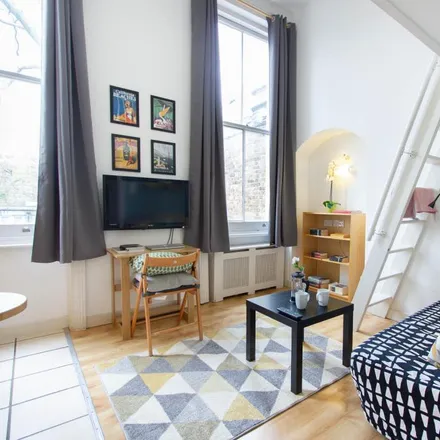 Rent this studio apartment on 50 Penywern Road in London, SW5 9AS