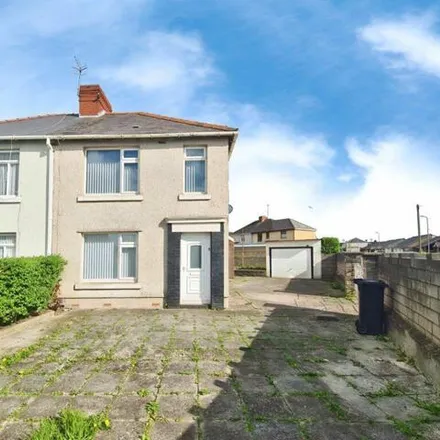 Rent this 3 bed duplex on Seabrook Place in Port Talbot, SA12 6PN