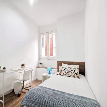 Rent this 3 bed room on Madrid in Teatro Valle-Inclán, Plaza de Lavapiés