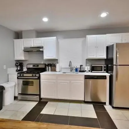 Rent this 3 bed apartment on JCPD South District in 191 Bergen Avenue, West Bergen