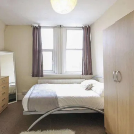 Rent this 9 bed room on 241 Kilburn High Road in London, NW6 2BS