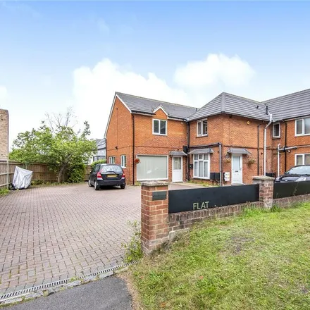 Rent this 2 bed apartment on Old Bracknell Lane West in Easthampstead, RG12 7NZ