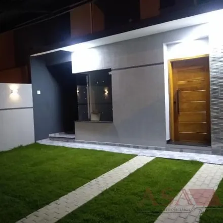 Buy this 3 bed house on Rua Maria Barbosa Nabarrete in Jardim São Pedro, Mogi das Cruzes - SP