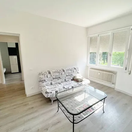Rent this 3 bed apartment on Via Giacomo Ciamician in 35143 Padua Province of Padua, Italy