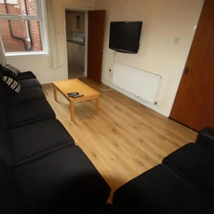 Rent this 8 bed house on 214 Heeley Road in Selly Oak, B29 6EN