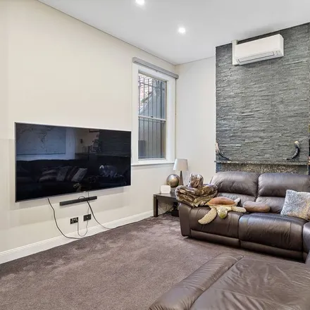 Rent this 5 bed house on Surry Hills NSW 2010