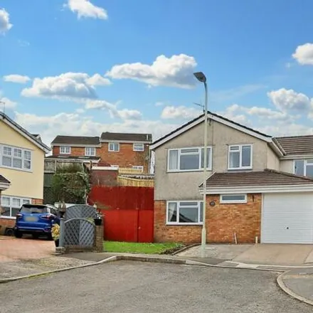 Buy this 4 bed house on Heol-y-fro in Church Village, CF38 1UD