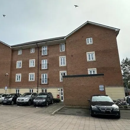 Buy this 2 bed apartment on Swindon Community Tennis in Whitehouse Road, Swindon